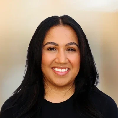 A headshot photo of Michelle Hernandez